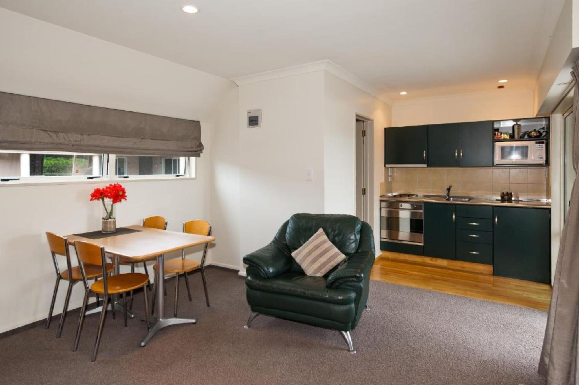 Colombo In The City Крайстчёрч Экстерьер фото A one-bedroom apartment at the University of Waikato's accommodation village